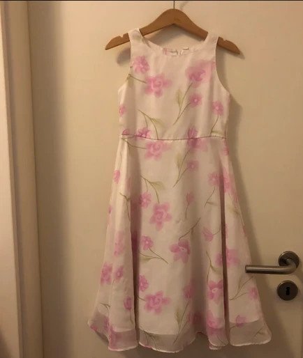 Süßes Blumenkleid Gr.110 2 lagig chic