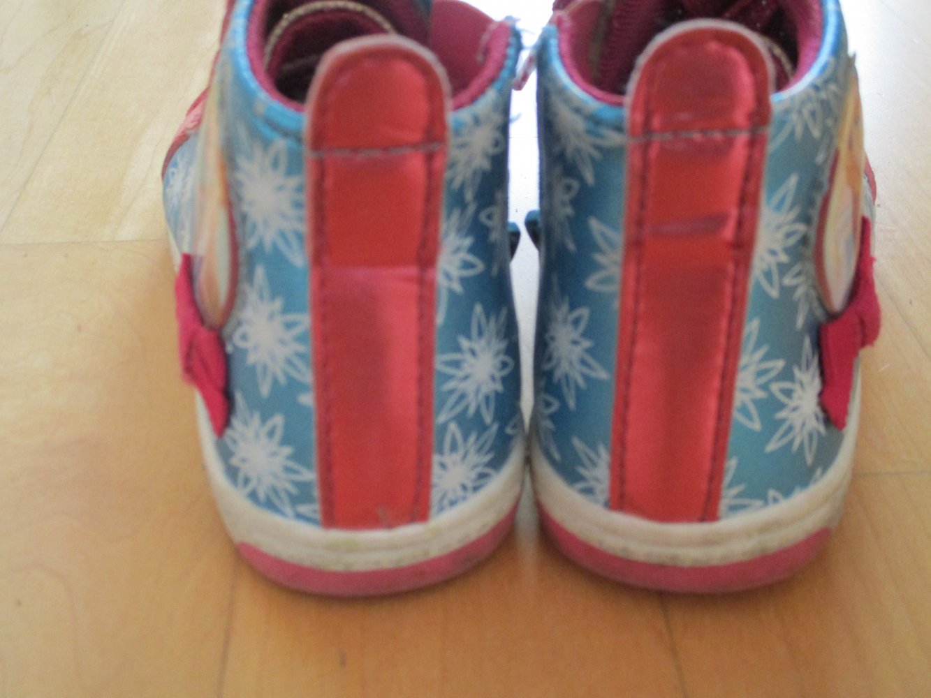 Tolle Sneakers Elsa&Anna frozen glänzend Gr.26