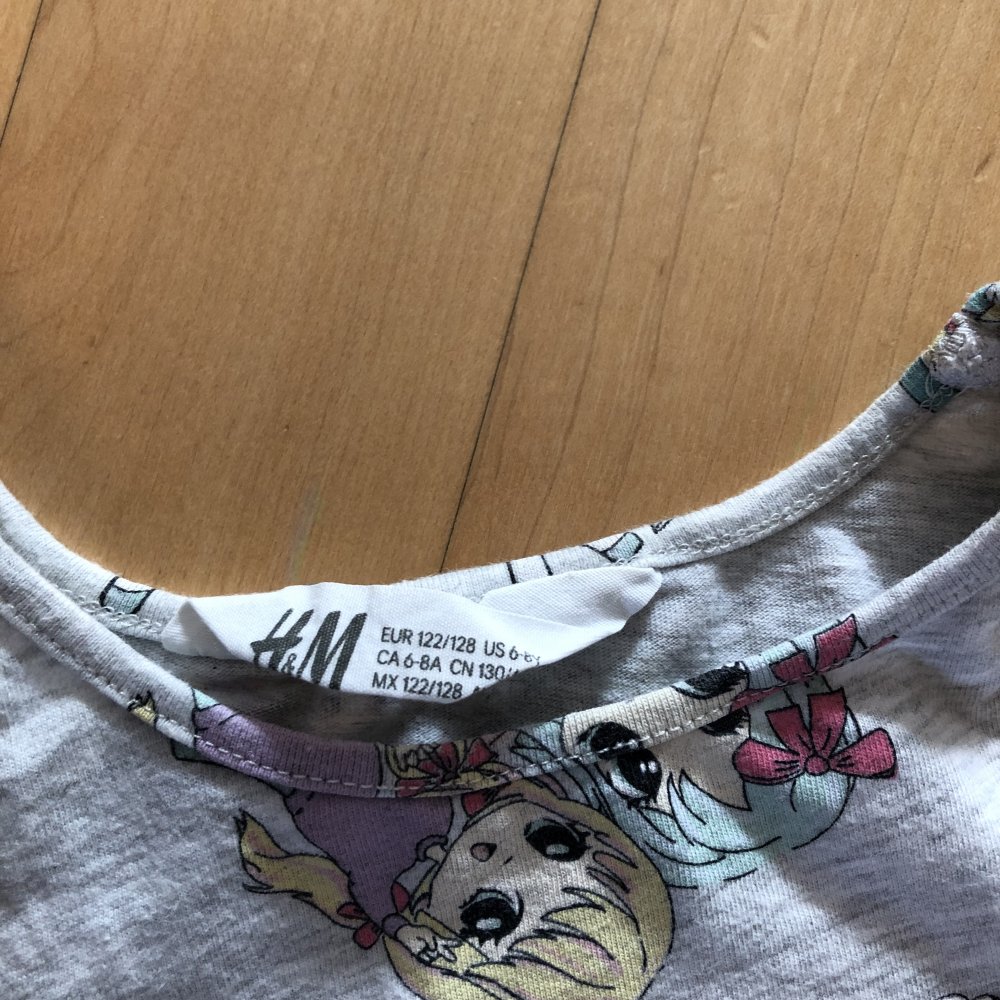 Süßes langarm Kleid Gr. 122/128 Einhorn Regenbogen H&M