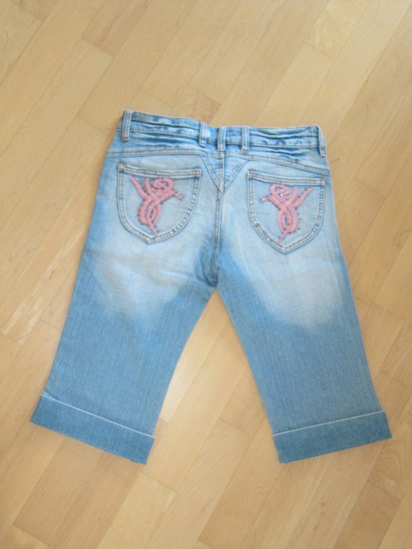 Tolle Capri Jeans mit Stickerei Gr.40