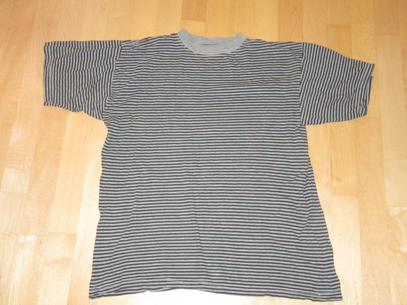 T-Shirt geringelt grau schwarz Vintage retro