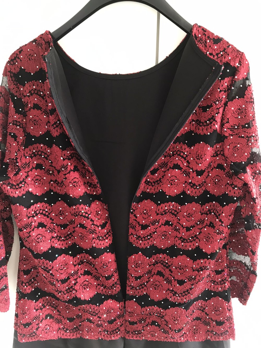 Spitzen-Kleid in Rot-Schwarz Gr. 42 / L - neuwertig