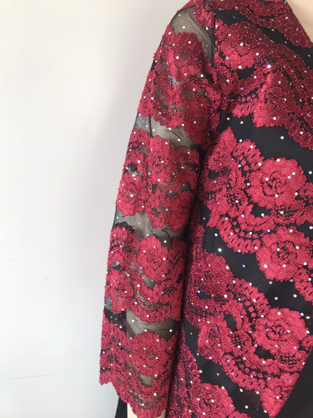 Spitzen-Kleid in Rot-Schwarz Gr. 42 / L - neuwertig