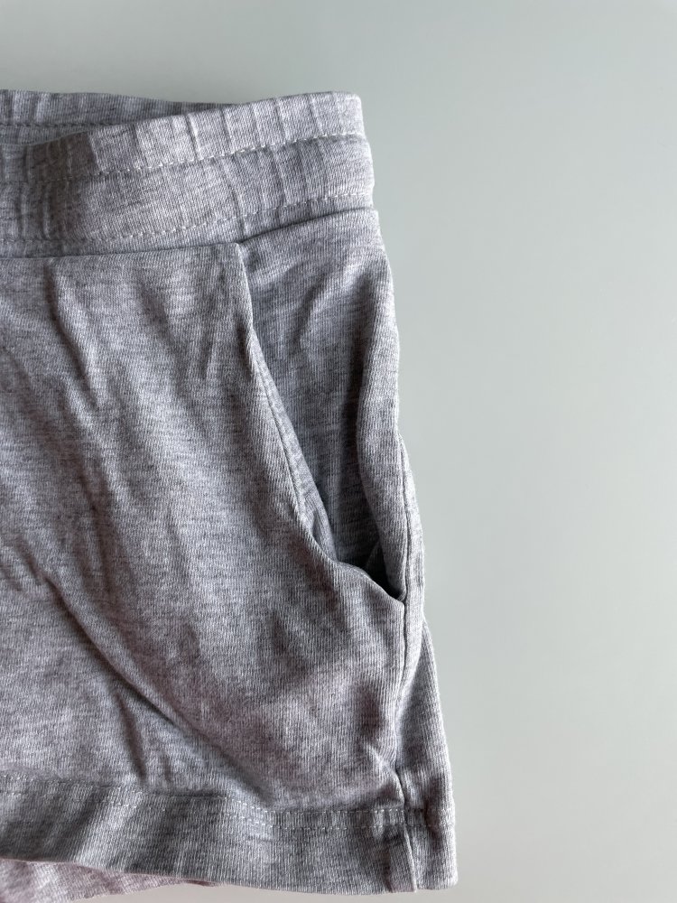 Graue Hotpants
