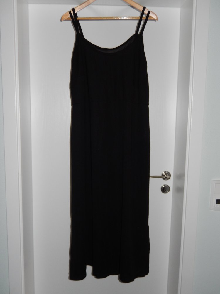 Schwarzes Maxikleid