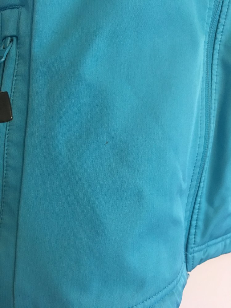 türkisfarbene Softshelljacke von Bench