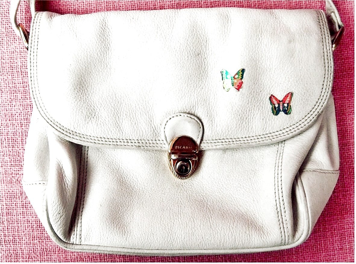 Picard Handtasche / Umhängetasche aus Leder - weiß mit Schmetterling-Applikation