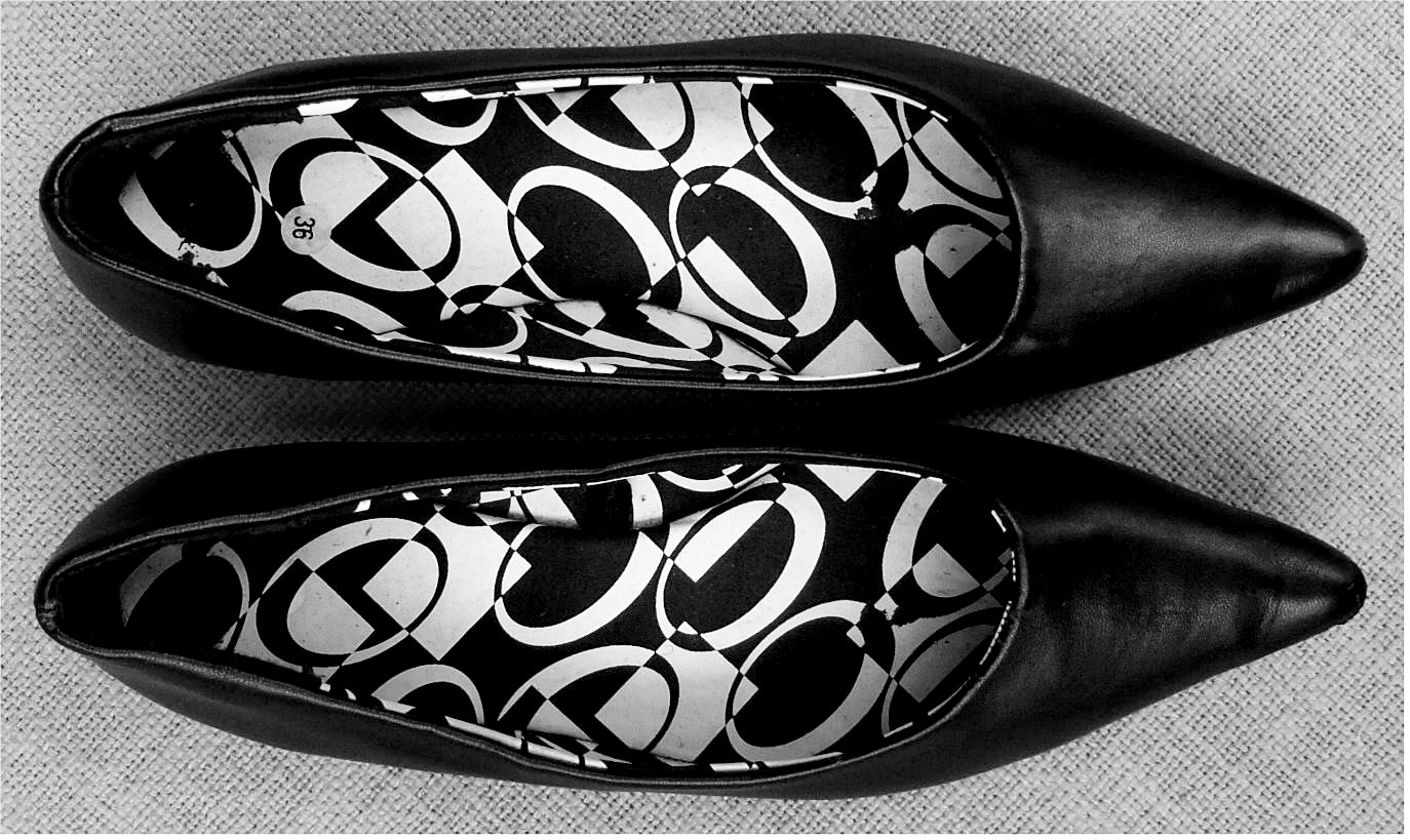 spitze Ballerinas in schwarz - Größe 36 - 