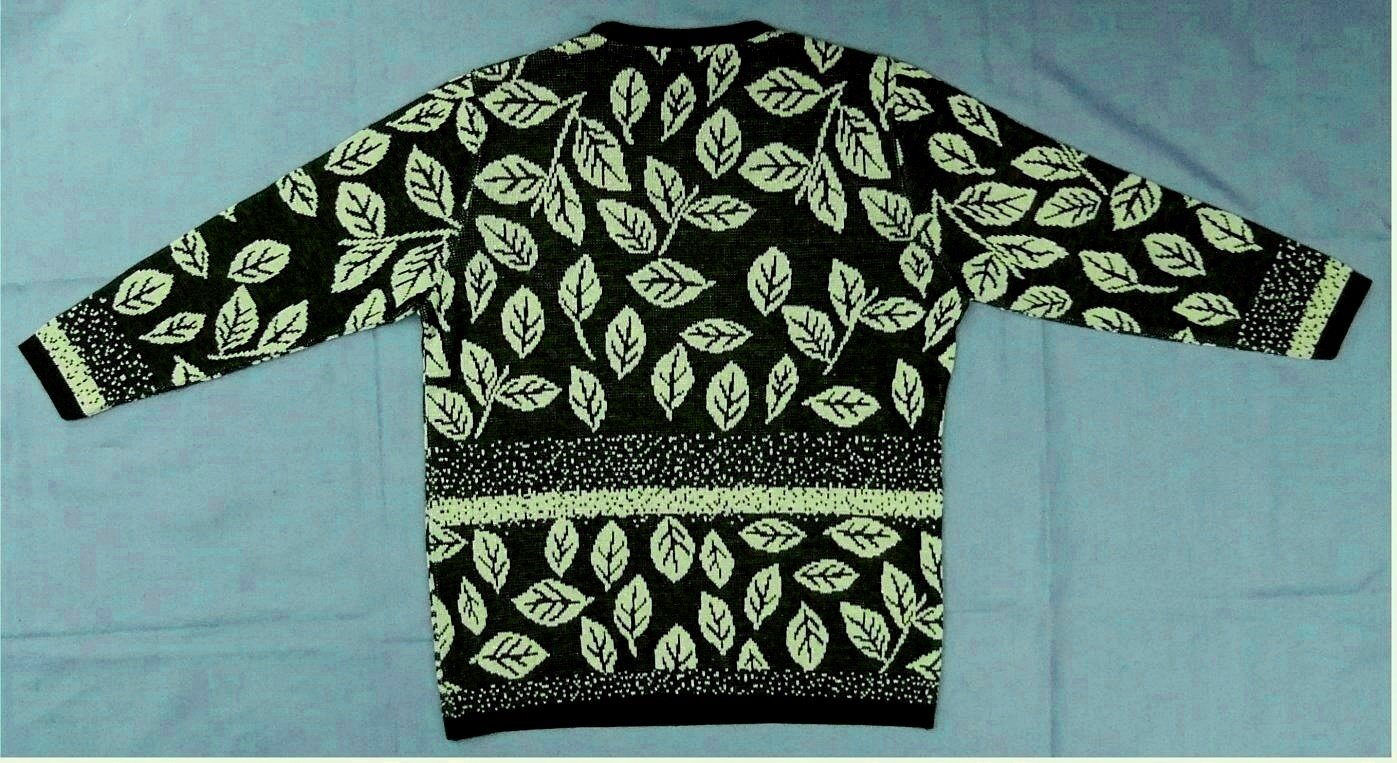 Damen-Pullover von Lucia - dunkelgrün mit hellgrünem Blätter-Motiv - Größe 42