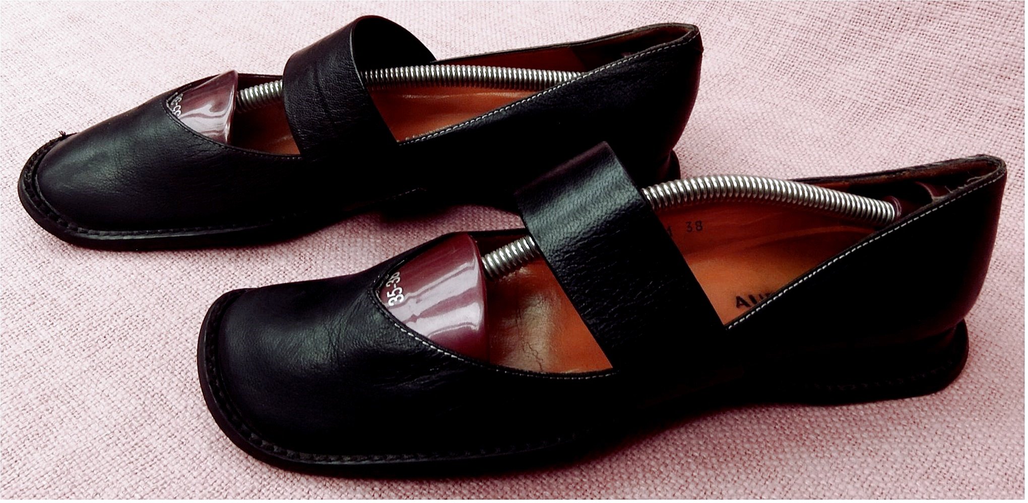 Damen-Schuhe von Audley London - Obermaterial Leder - Größe 38 - schwarz