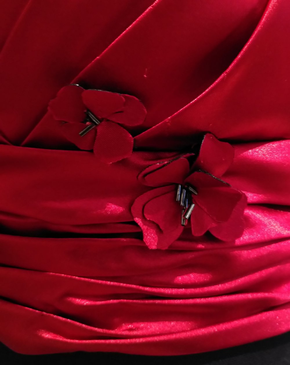 Rote Satincorsage mit Schnürung, Gr. 38-42