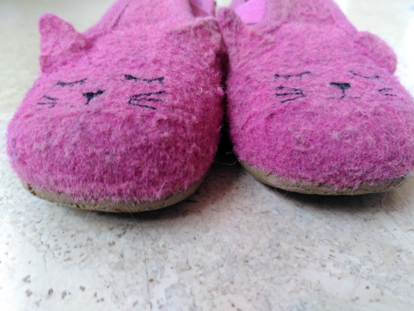 Pinke Wollwalkhausschuhe Gr. 22