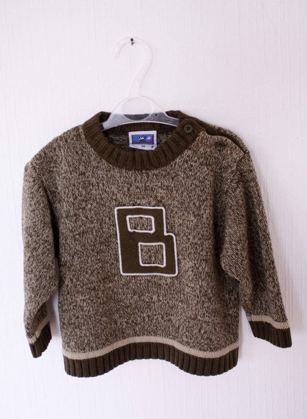 Kuscheliger brauner Strickpullover