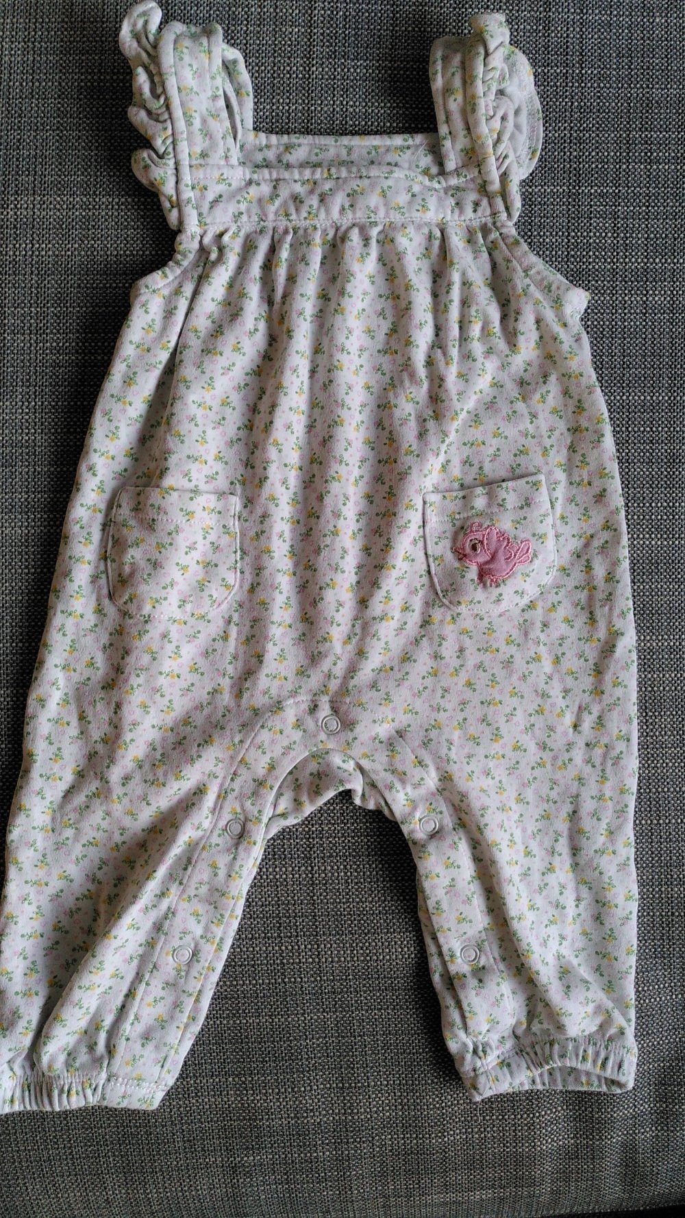 Sommerliche Latzhose Gr. 68
