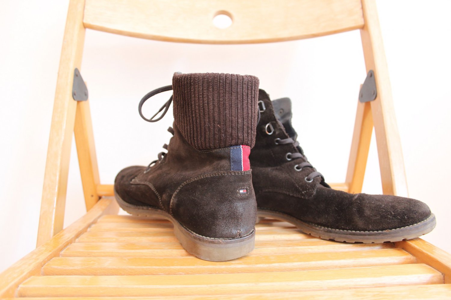 Dunkelbraune Tommy Hilfiger Wildleder Stiefelette mit Breit-Cord-Schaft *top Zustand*