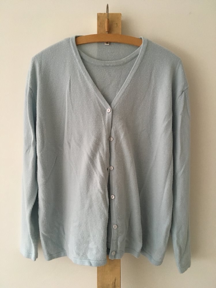 *Vintage* Eisblauer Feinstrick-Cardigan mit eingenähtem Top