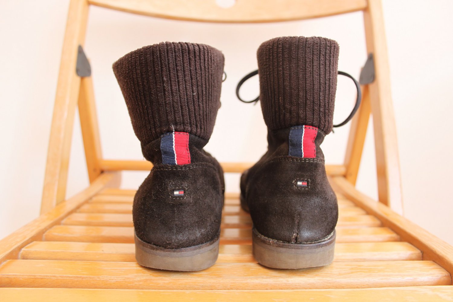 Dunkelbraune Tommy Hilfiger Wildleder Stiefelette mit Breit-Cord-Schaft *top Zustand*