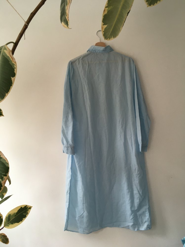*Vintage* Leichtes Nachthemd/ Kleid in Hellblau mit Lochstickereien