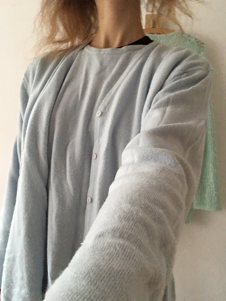*Vintage* Eisblauer Feinstrick-Cardigan mit eingenähtem Top