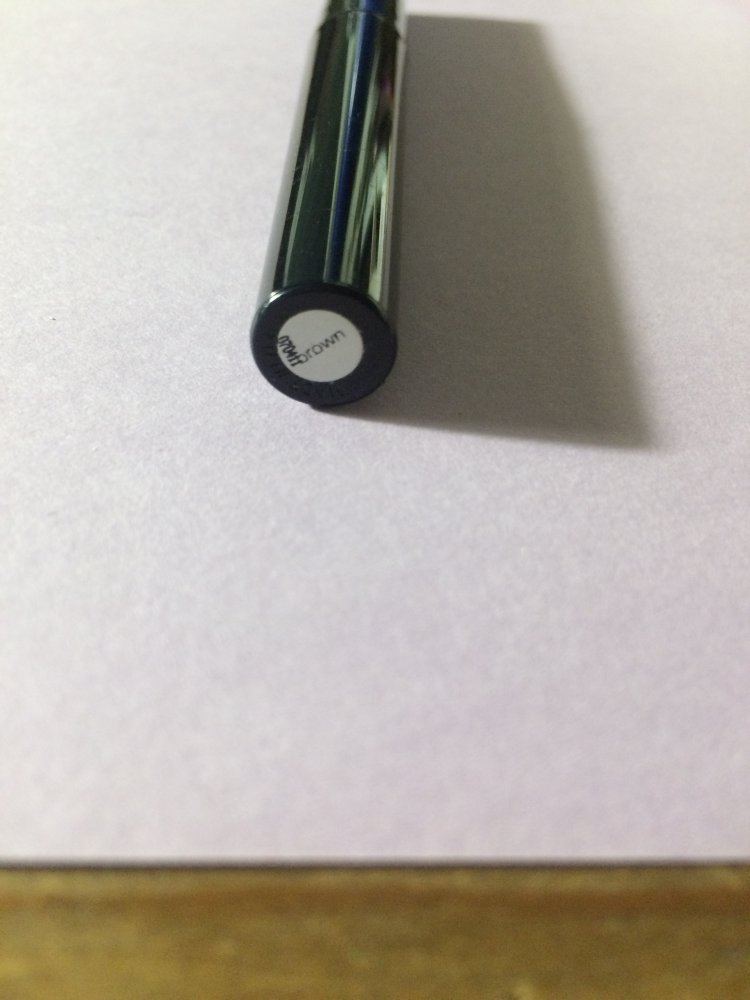 Brauner Flüssig Eyeliner 