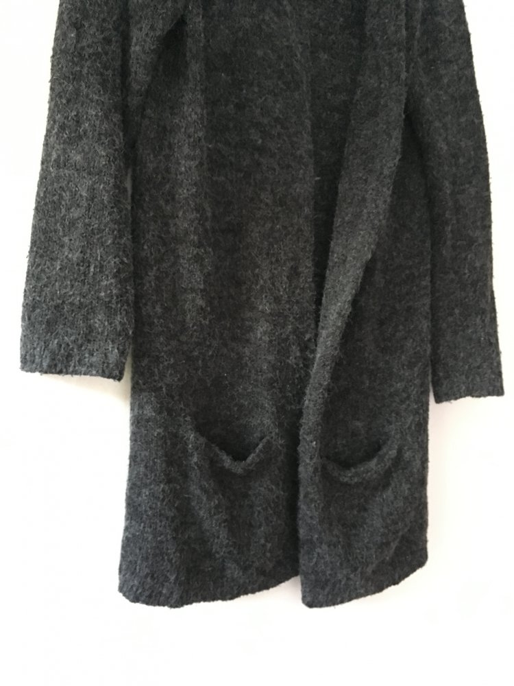 Lange grau melierte Strickjacke mit Taschen