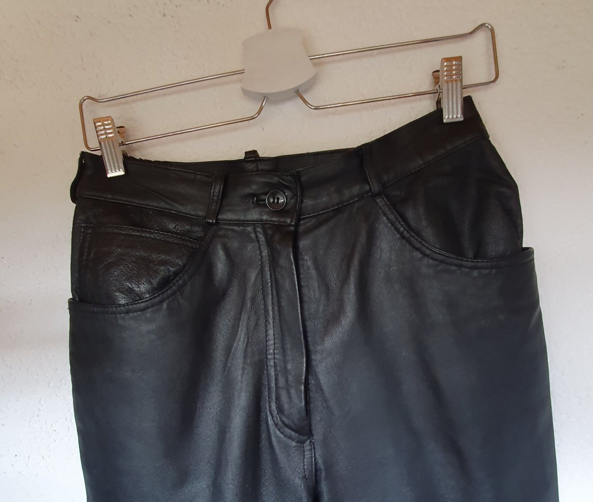 Schwarze Lederhose Größe 38