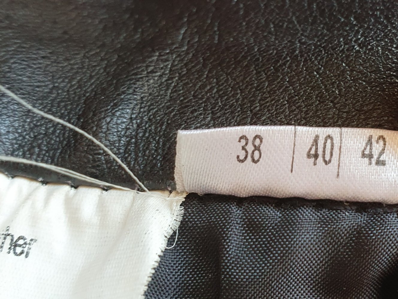 Schwarze Lederhose Größe 38