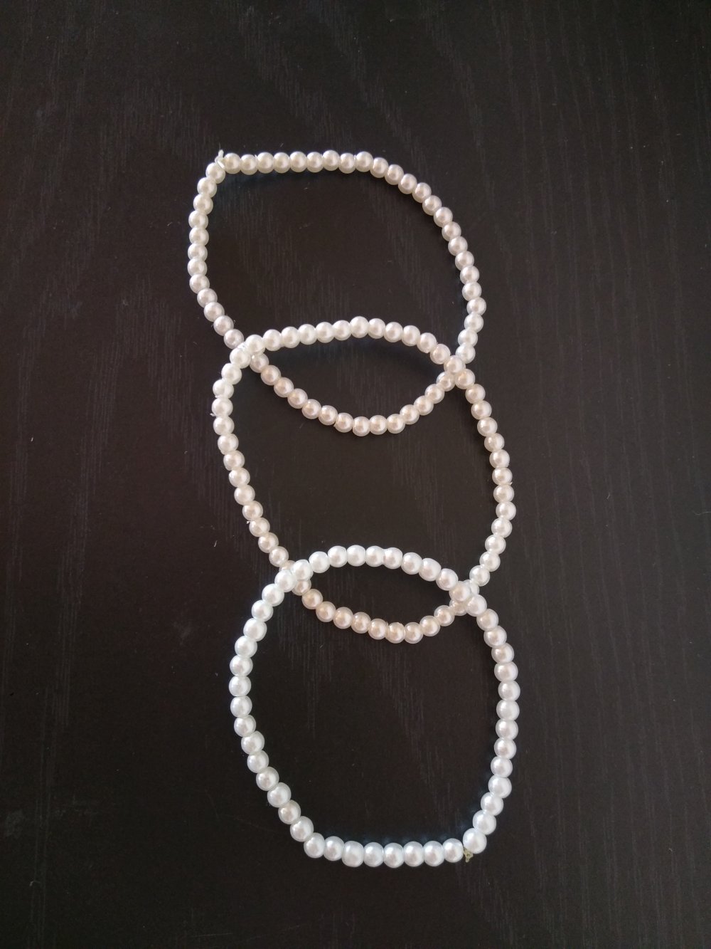 Perlenarmbänder