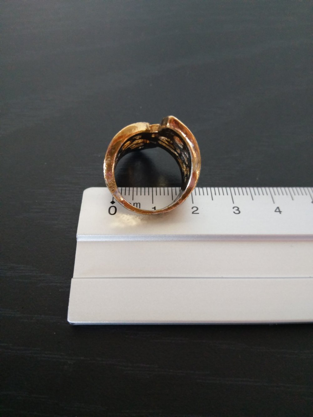 Goldener Ring mit Strass