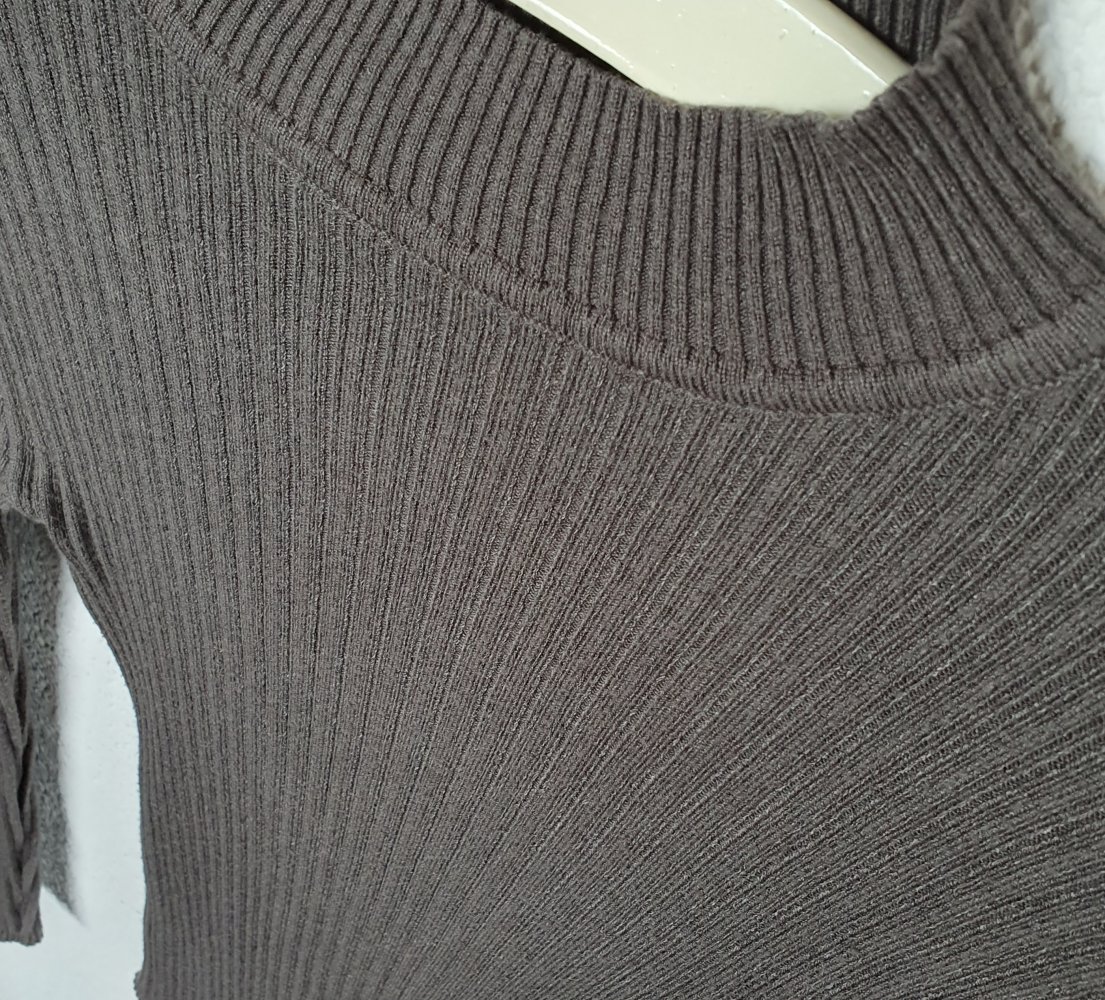 Khakifarbenes Langarmshirt von Primark Größe S