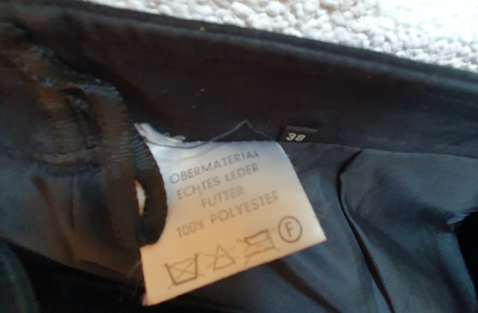 Schwarze Lederhose Größe 38