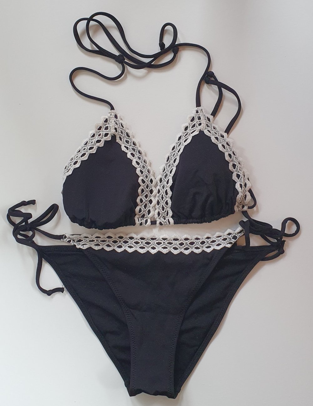 Schwarzer Bikini mit Spitze von H&M Größe S