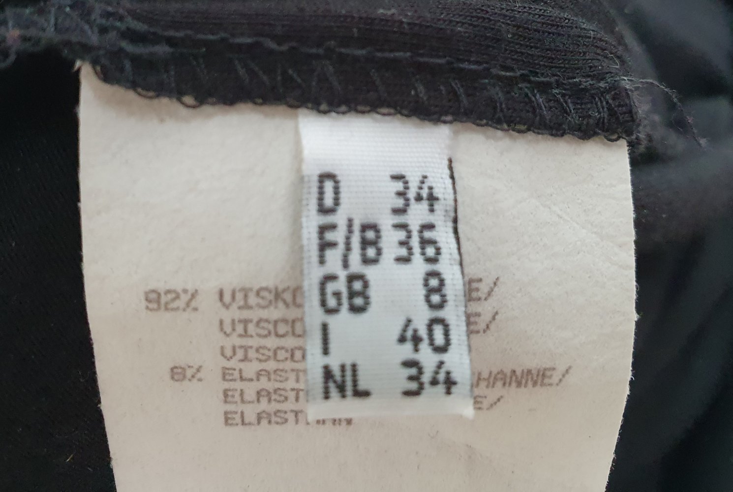 Schwarzes mehrlagiges Kleid aus Viskose Größe 34/36