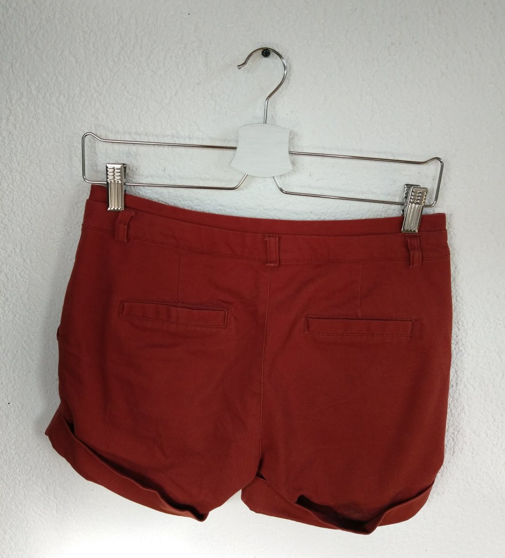 Rotbraune Shorts von Amisu Größe 34