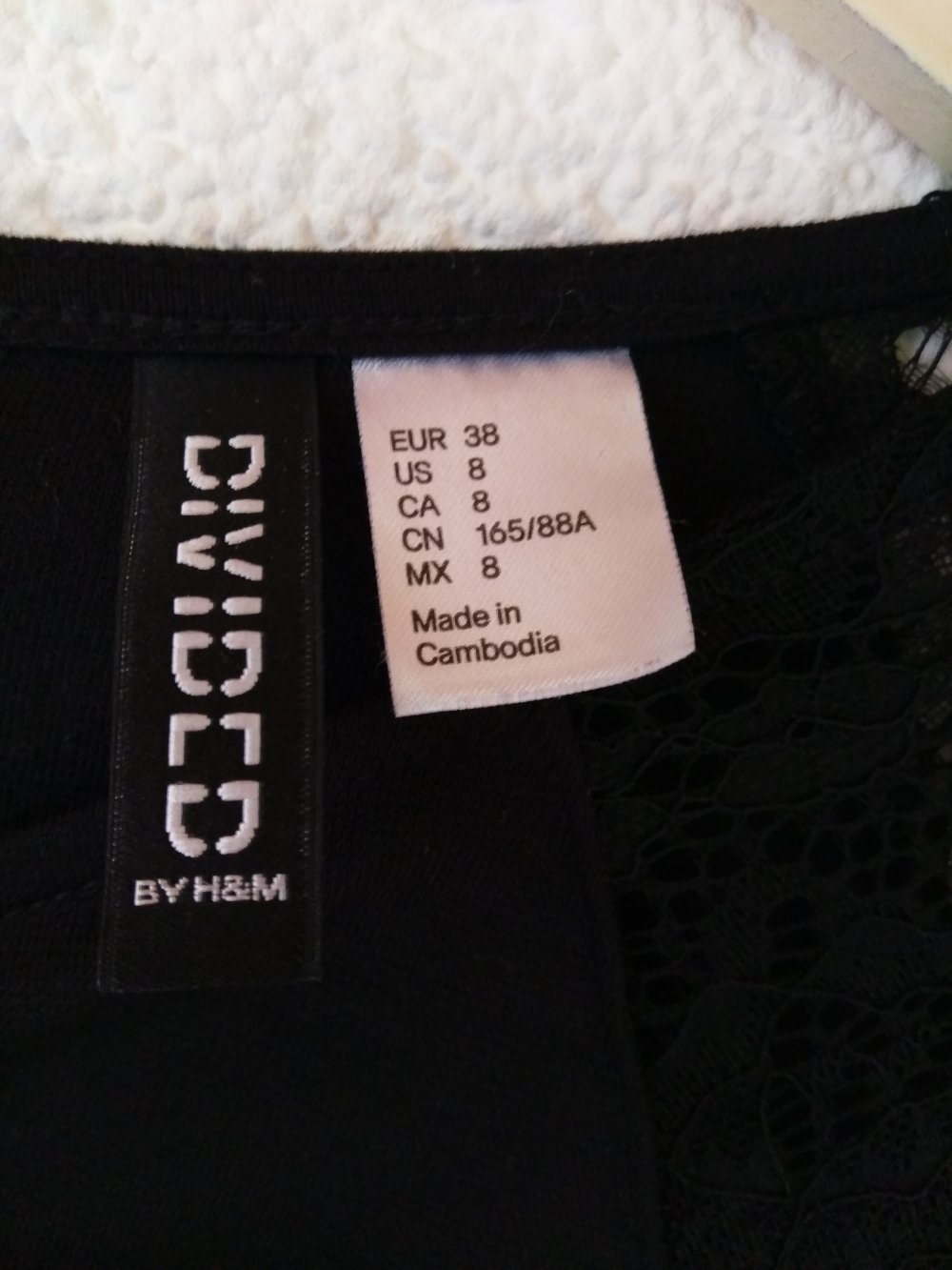 Schwarzes Kleid mit Spitzenärmeln von H&M Divided Größe 38