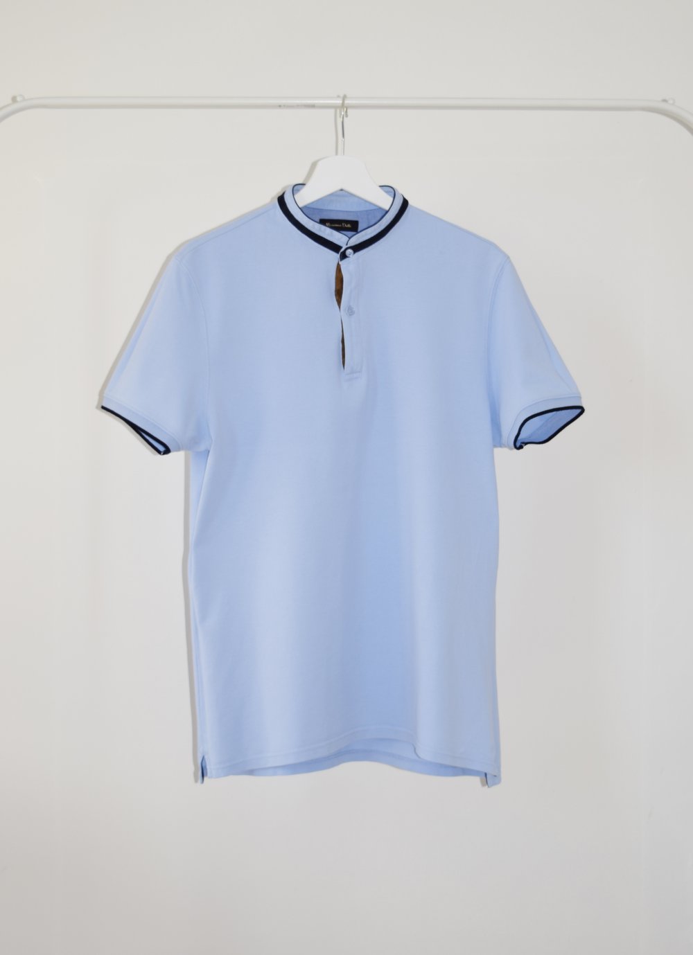 Sky Blue Poloshirt mit Stehkragen von Massimo Dutti