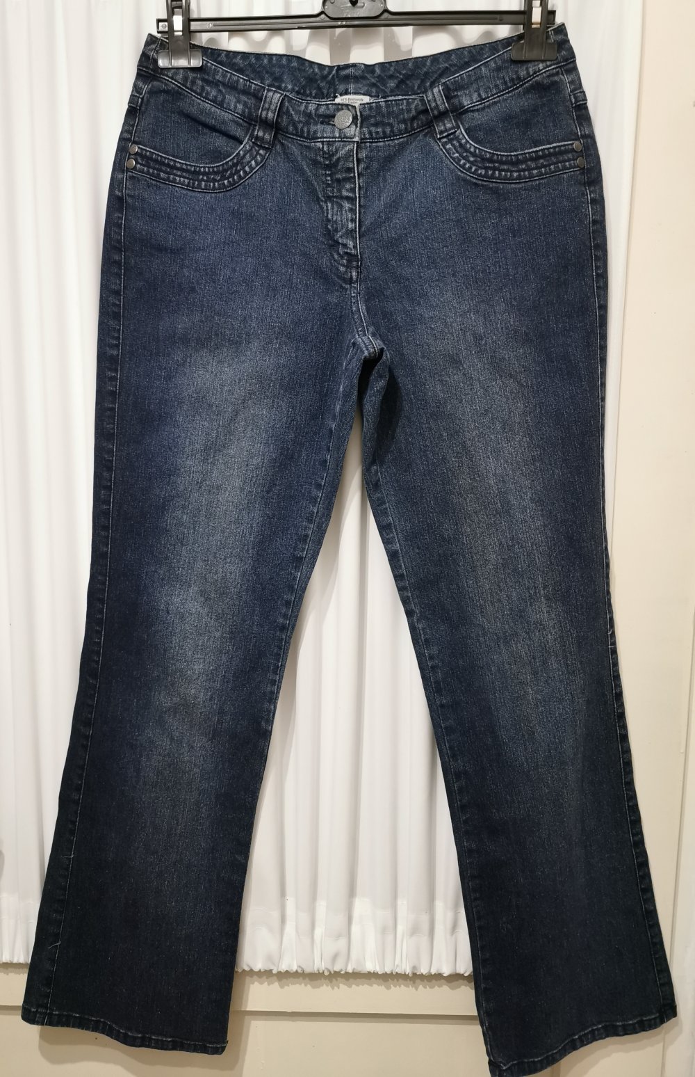 Dunkelblaue Jeanshose in Größe 40