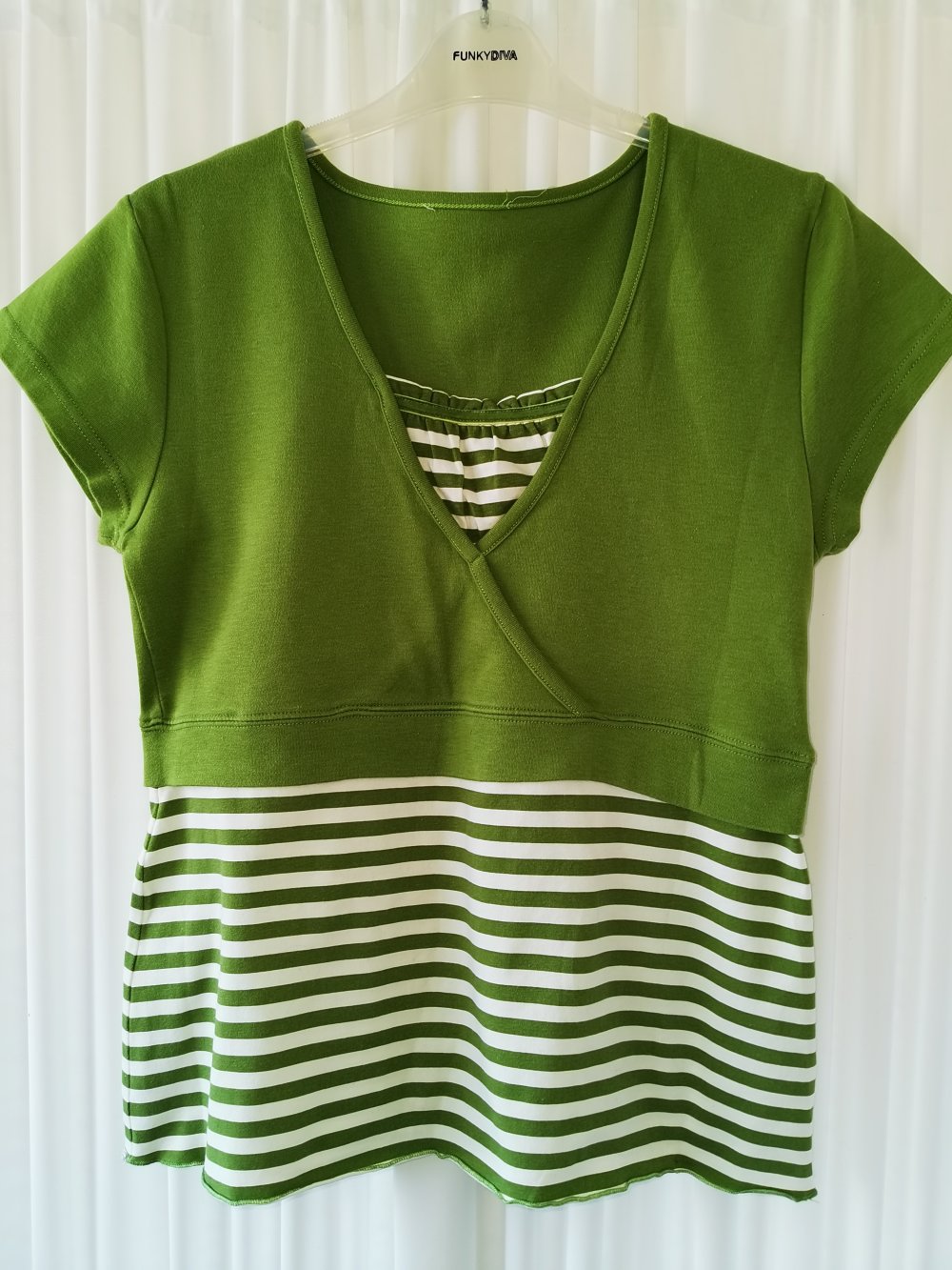 Niedliches gestreiftes Shirt (grün/weiß) in Größe S/M
