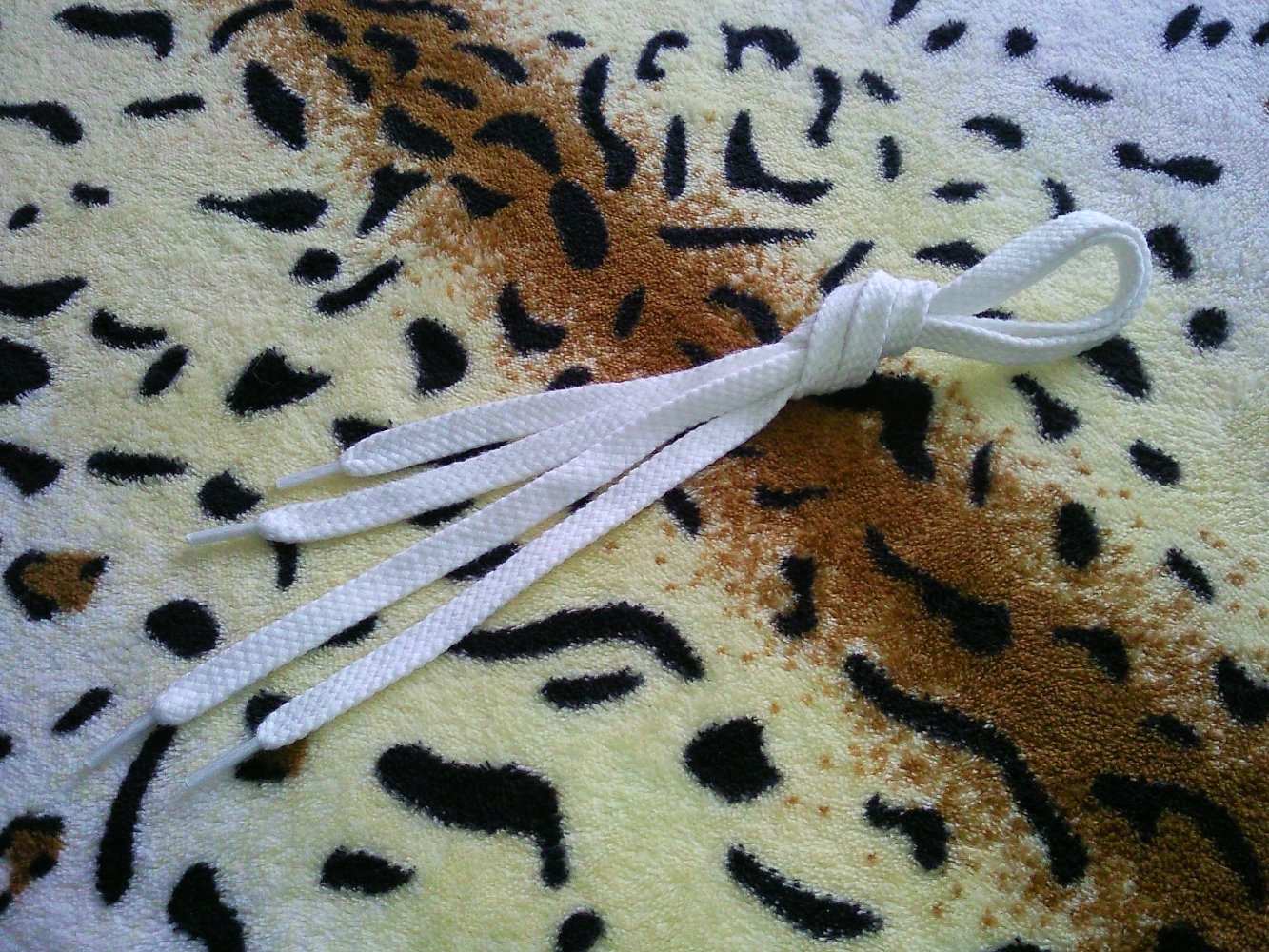 Weiße Schnürsenkel !