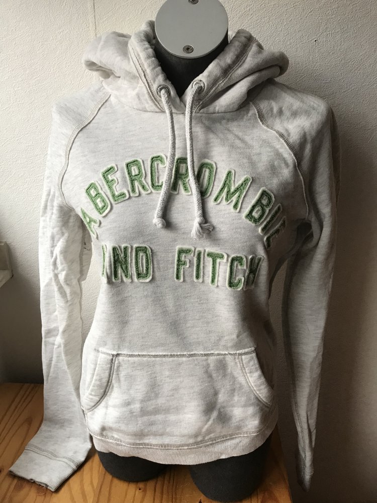 Hellgrau melierter Kapuzenpulli von Abercrombie 