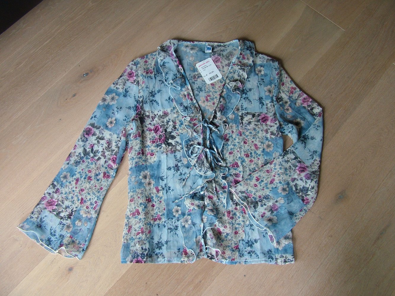 Romantische Bluse, neu, Gr. 176