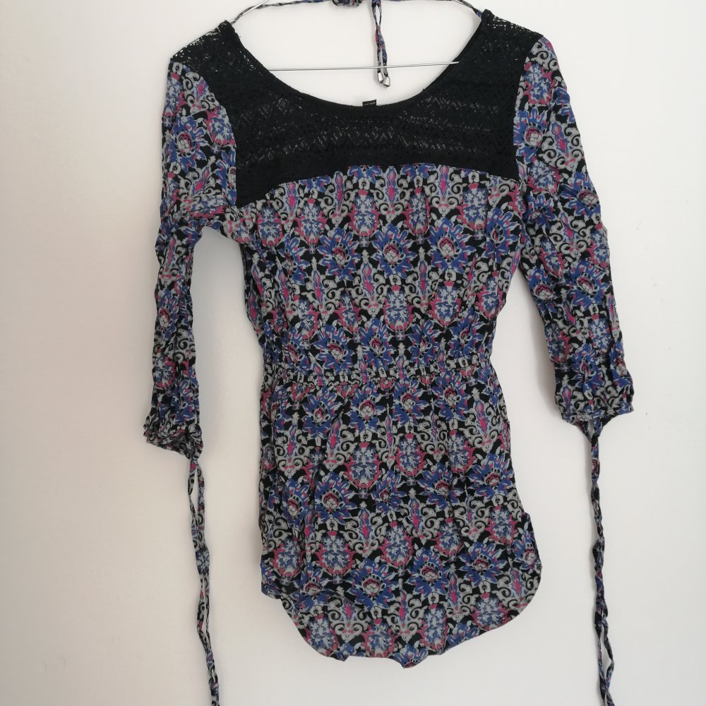 Tunika mit schönem Muster und Spitze schwarz Bluse