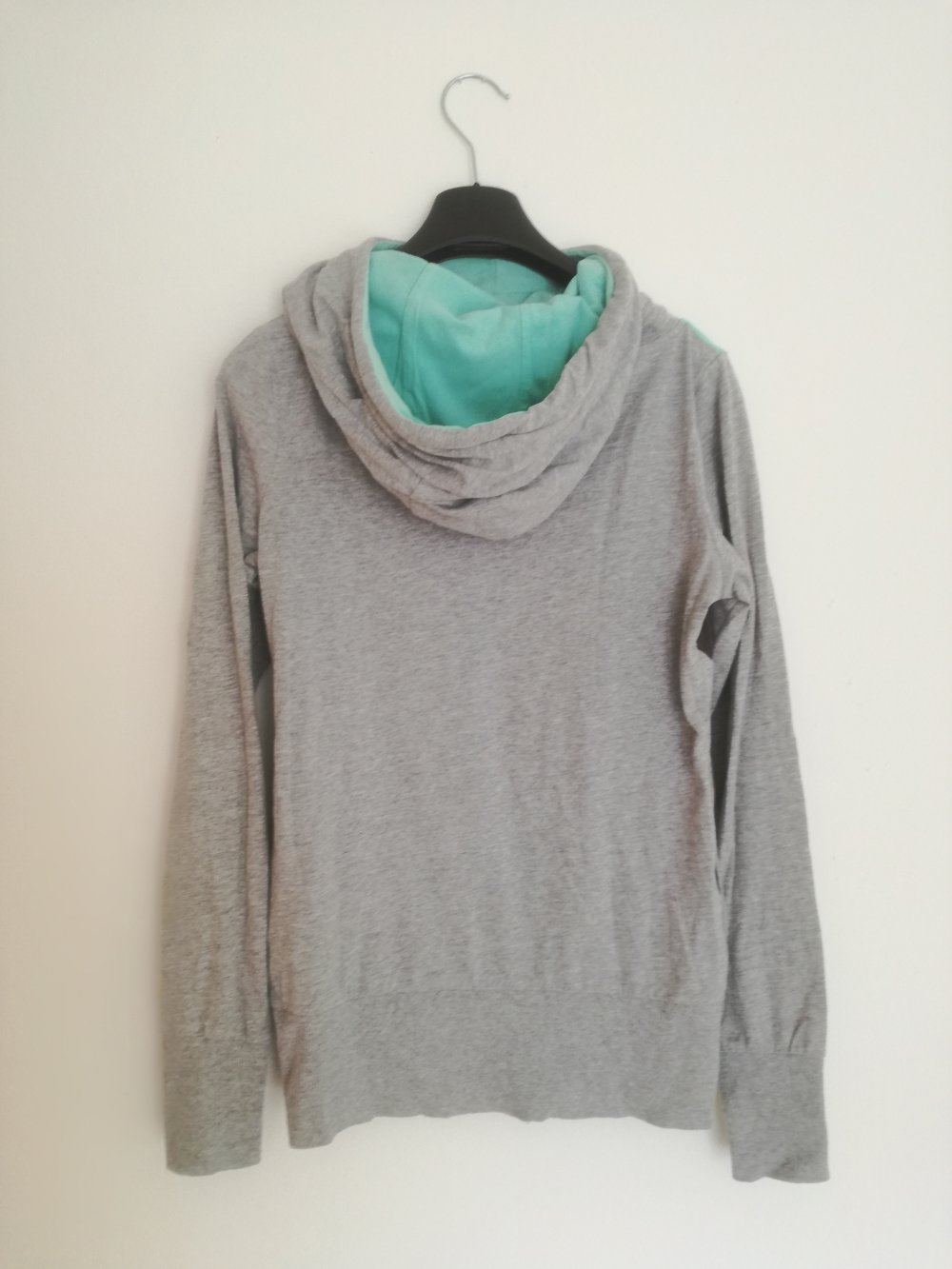 Kaputzenpullover verschiedene Blautöne (türkis, blau, grau)
