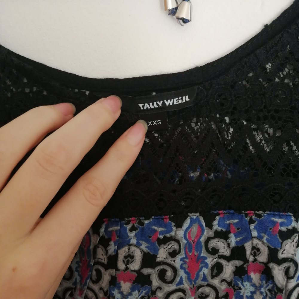 Tunika mit schönem Muster und Spitze schwarz Bluse