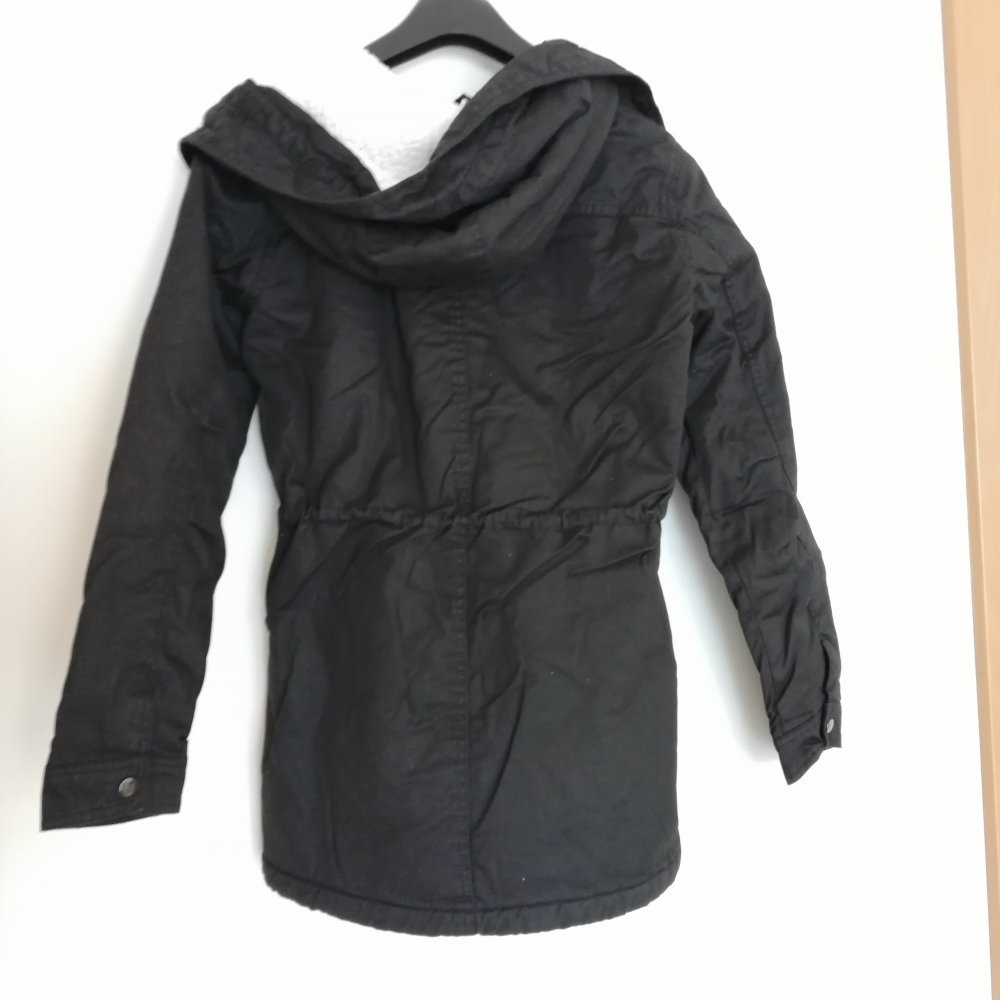 Schwarzer Parker mit vielen Taschen Jacke Teddyfell Ann Christine