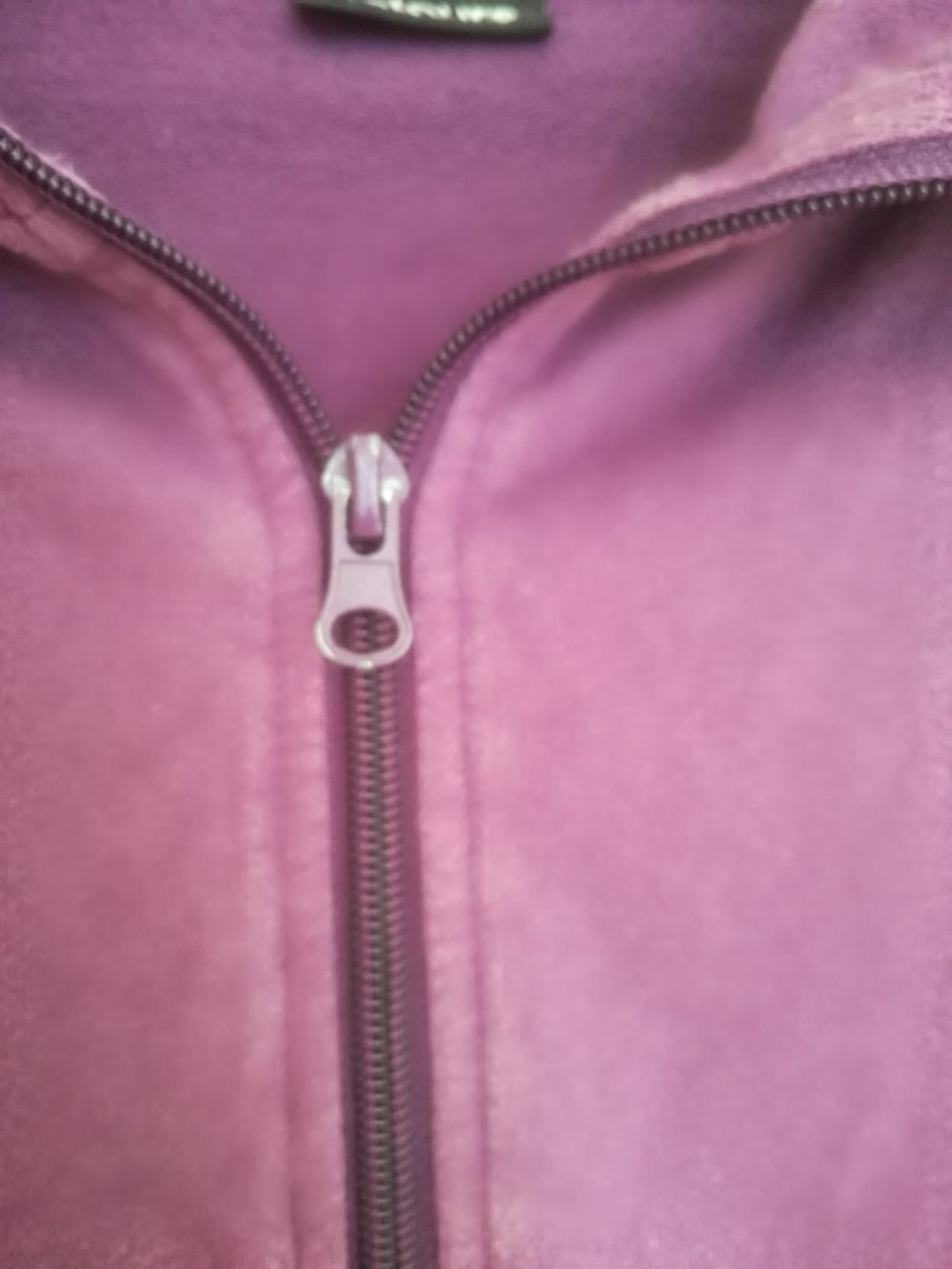 Lilane, Violette Strickjacke