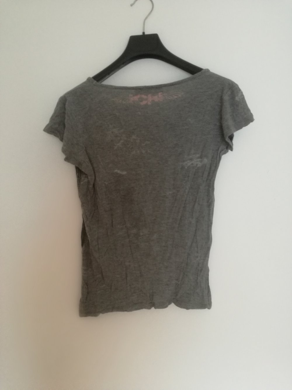 süßes graues Tshirt mit Muster