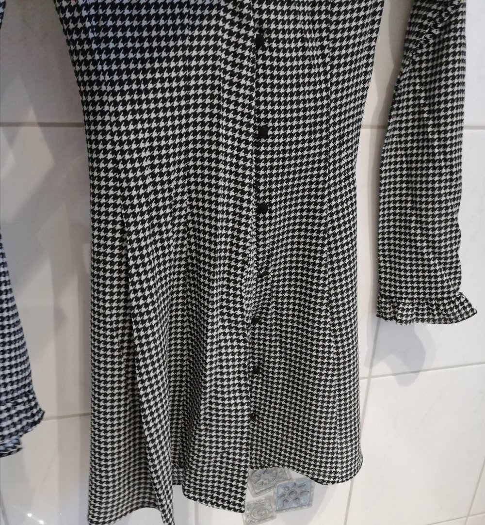 Kleid mit Knöpfen und Volant Ärmeln mit Hahnentritt muster