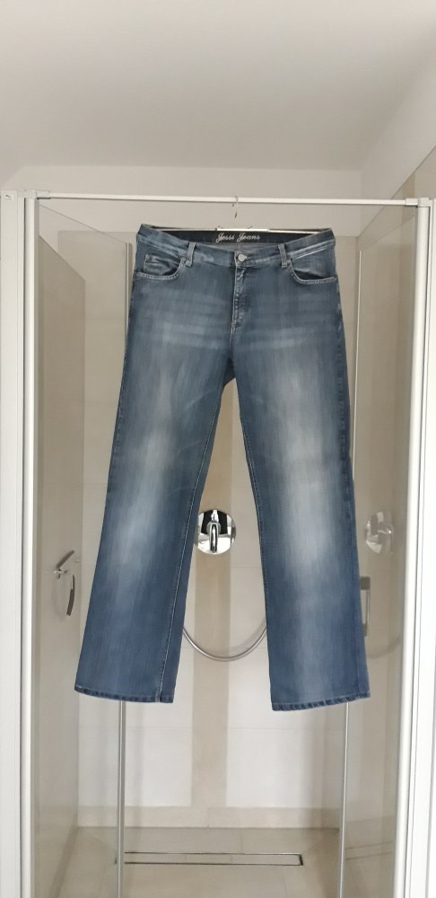 Gerade Jeans