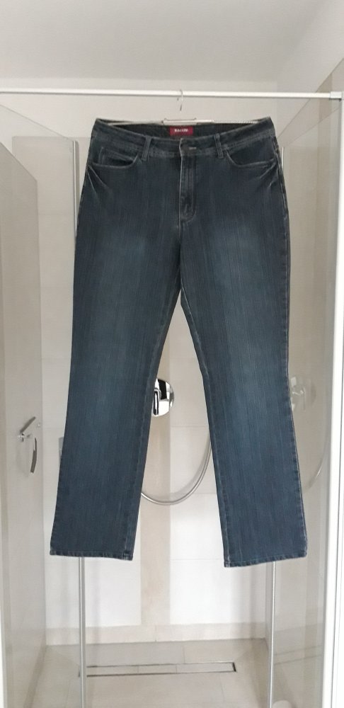 Gerade Jeans